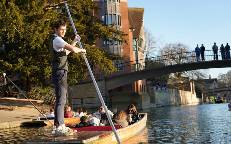 Cambridge Historical and Punting Tour with Student Guides - Student guides and questions