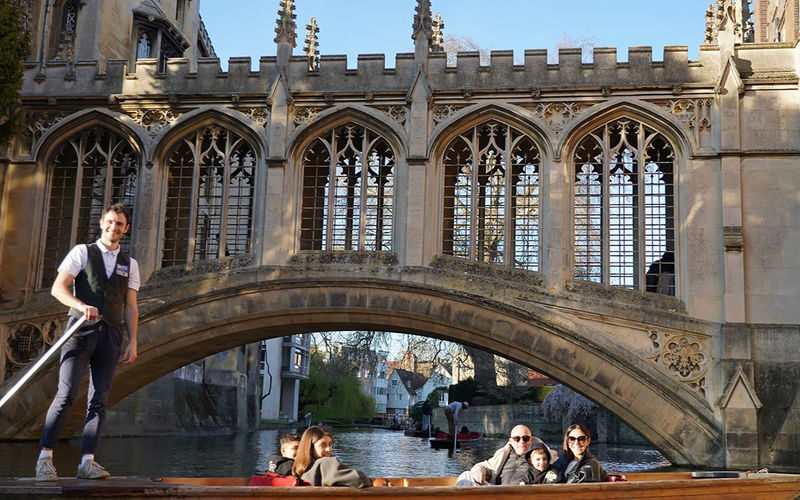 Cambridge Historical and Punting Tour with Student Guides - Finding the departure point
