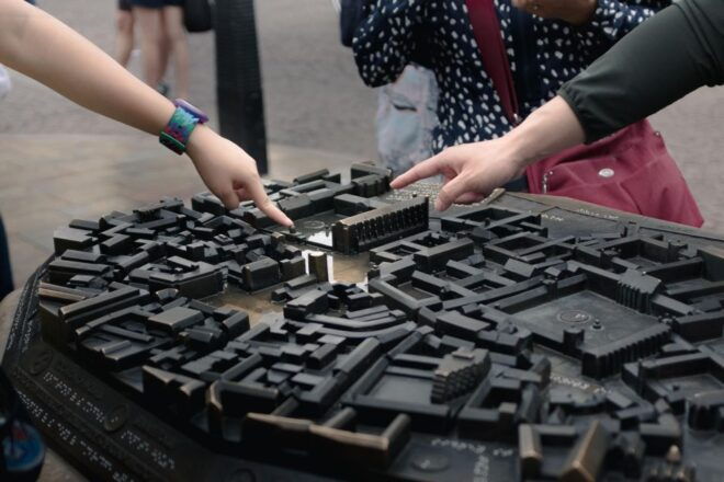 Cambridge: Self-Guided City Walk & Interactive Treasure Hunt - Full Description