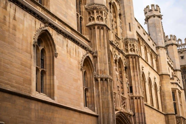 Cambridge University Walking & Punting Tour with Kings College - Booking details worth checking