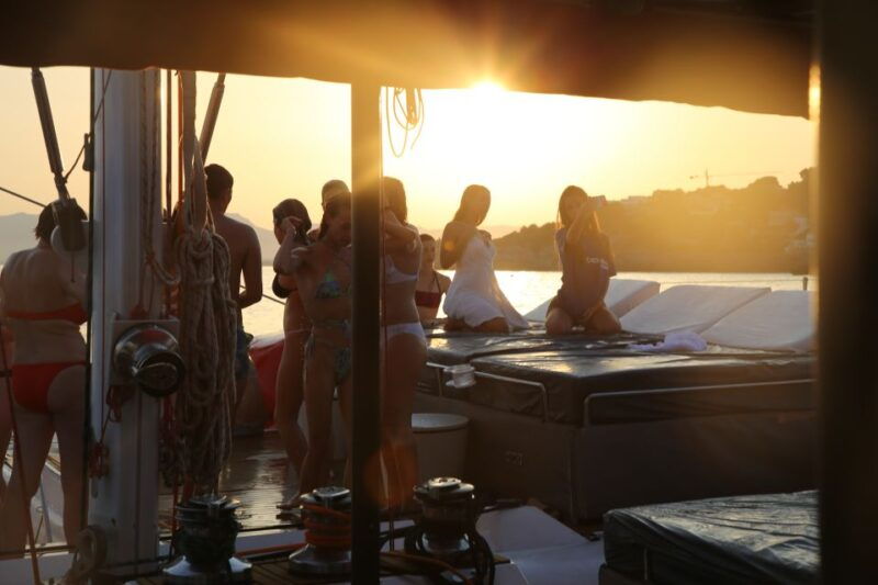 Cambrils: Sunset Catamaran Cruise With Drinks - Duration and Pricing