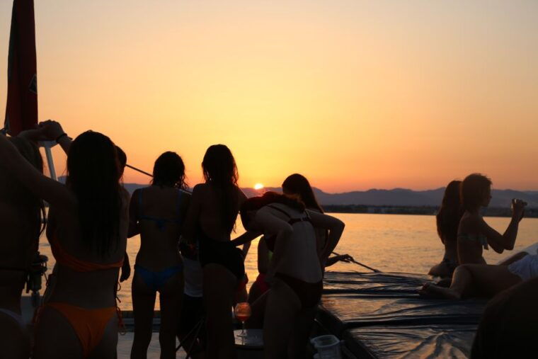 Cambrils: Sunset Catamaran Cruise With Drinks - Cancellation Policy