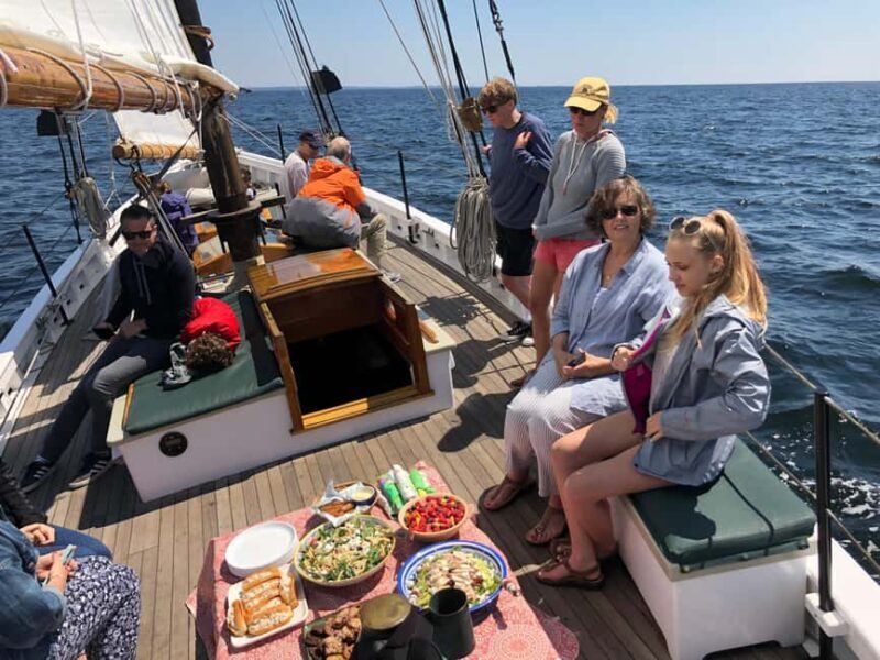 Camden, Maine: Day Sails aboard Schooner Surprise - FAQ