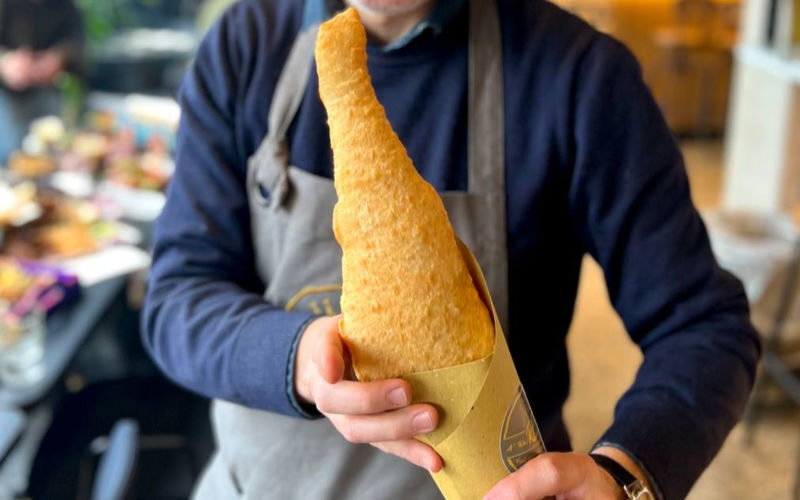 Camden market food tour in London - Small group means a more focused walk