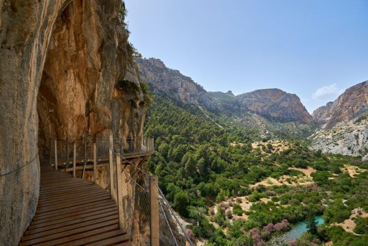 Caminito Del Rey: Guided Tour With 1 Drink and Shuttle Bus - Customer Feedback