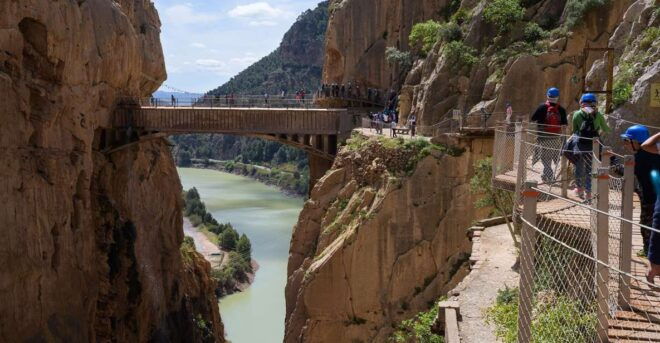 Caminito Del Rey: Guided Tour With 1 Drink and Shuttle Bus - Full Description