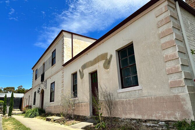 Cammino di Hepburn (Hepburn Walking Tour) at 5pm each Friday - Good To Know