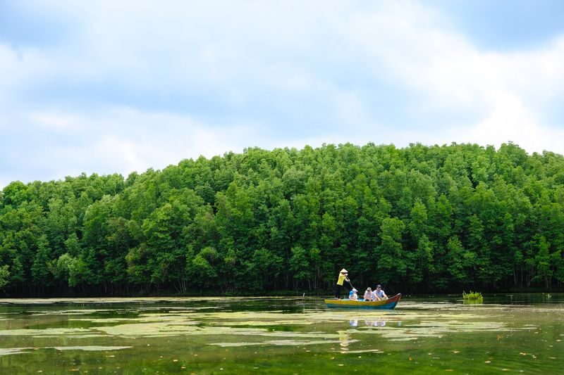 Can Gio Mangrove Forest Premium Speedboat Tour - Leaving the city by boat