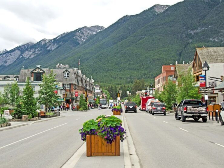 Canadian Rockies Escorted Multi-Day Tour by Private Vehicle - Tour Duration and Flexibility