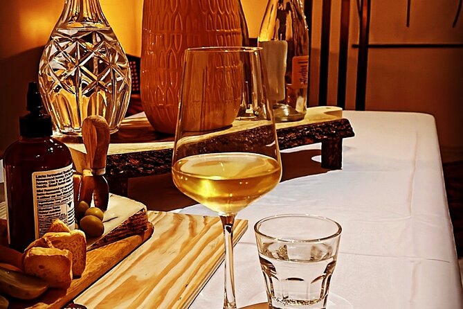 Canadian Wine Tasting Experience - Local Food Pairings