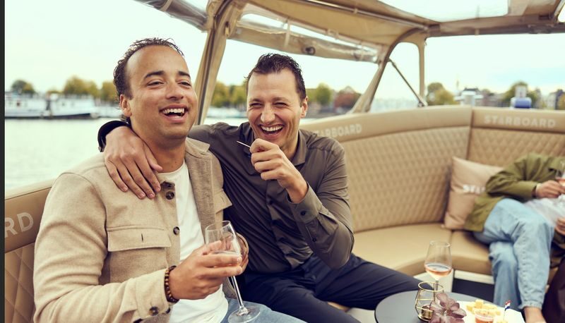 Canal Booze Cruise with Unlimited Drinks Option in Amsterdam - Who Should Book This Amsterdam Cruise?