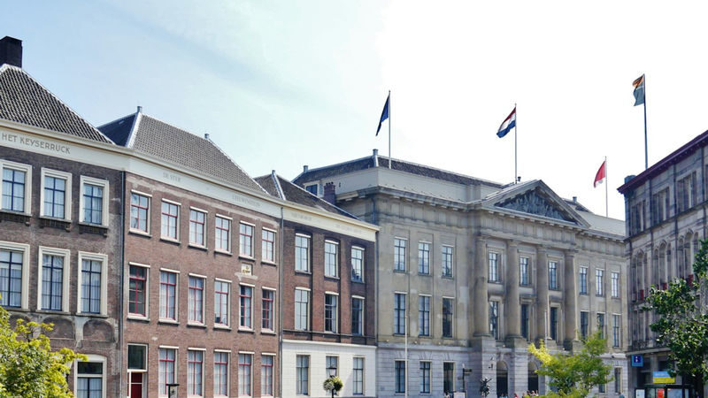 Canal cruise tour in Utrecht - Guide commentary, languages, and sound