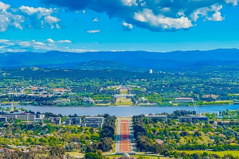 Canberra Capital Day Tour with Chinese Speaking Guide - Lunch before the afternoon circuit
