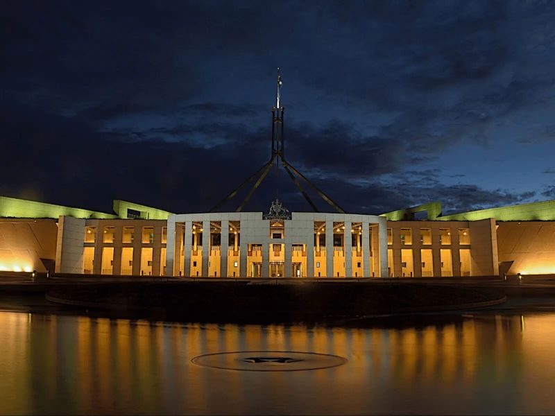 Canberra Highlights Tour - The Parliamentary Triangle and national institutions