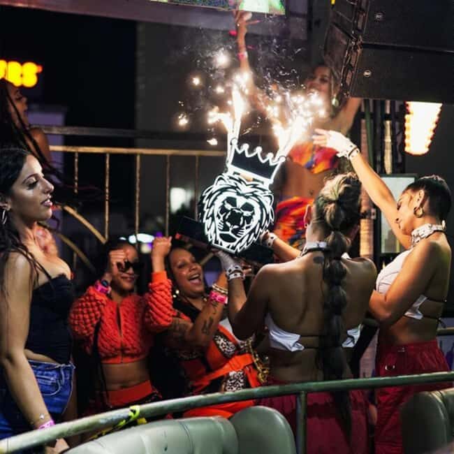 Cancun: 24 K Club Open Bar and Table incluided - The Experience in Detail