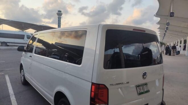 CANCUN AIPORT TO HOLBOX FERRY SHARED SHUTTLE - Pet Policies