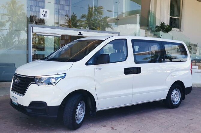 Cancun Airport Private Arrival or Round-Trip Transfer: up to 7 - Comfort