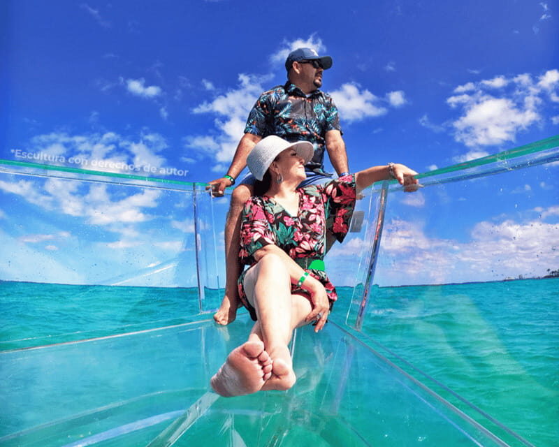 Cancun: Boat trip with transparent bottom and drinks - FAQ