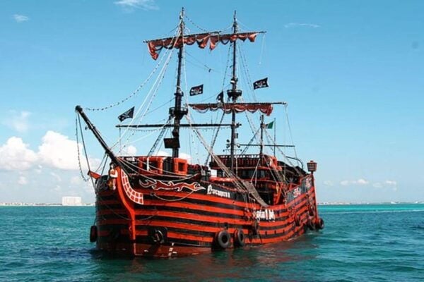 Cancún: Captain Hook Pirate Show With Chicken Dinner - Cancellation Policy