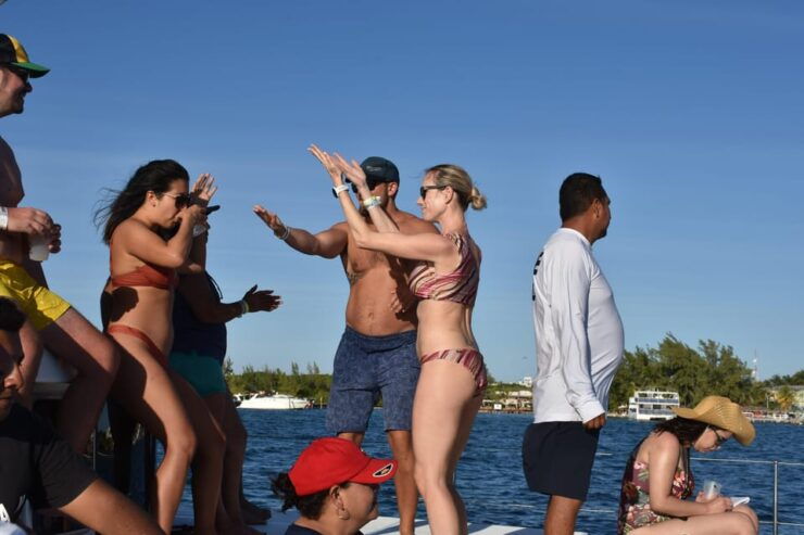 Cancun: Catamaran Unlimited to Isla Mujeres - Itinerary Highlights