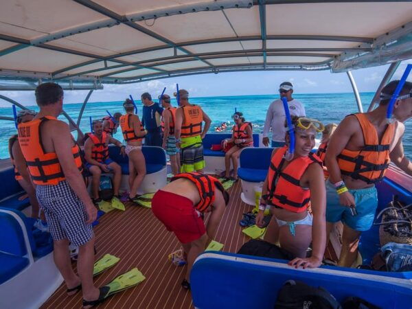 Cancún: Contoy and Isla Mujeres Boat Tour With Snorkelling - Tour Pricing and Availability