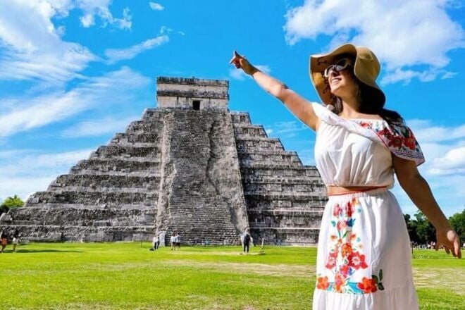 Cancun: Deluxe Journey to Chichén Itzá, Suytun, Ik-kil - Visit to Ik-kil