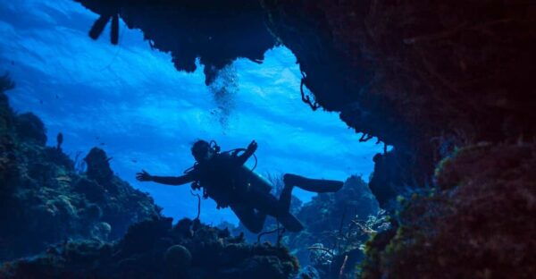 Cancun: Diving the Sunken Ship (Certified Divers) - Exciting Underwater Exploration