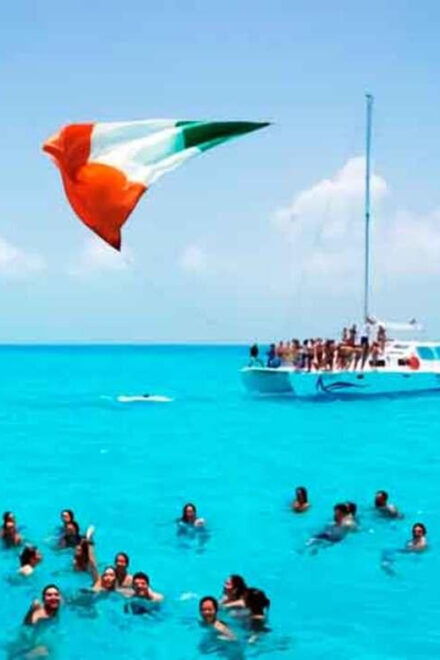 Cancún: Isla Mujeres Catamaran Tour With Maya Travel - Meeting Details