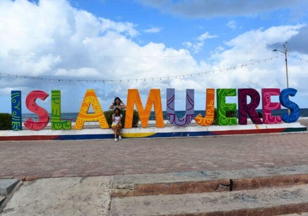 Cancun: Isla Mujeres Full-Day Tour in Catamaran With Snorkel - Relaxing at Beach Club