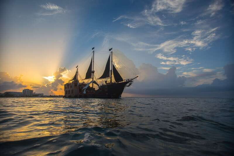 Cancún: Jolly Roger Pirate Dinner Cruise 2025 - Setting Sail: The Itinerary and Atmosphere