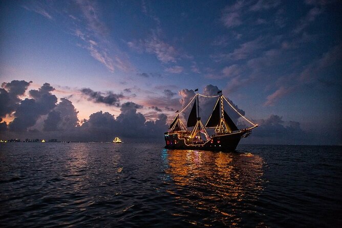 Cancun Lagoon Sunset Sailing Trip Aboard Classic Galeón With Dinner and Free Bar - Meeting and Pickup