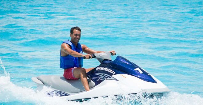 Cancun Lagoon: Wave Runner Ride - Safety and Requirements