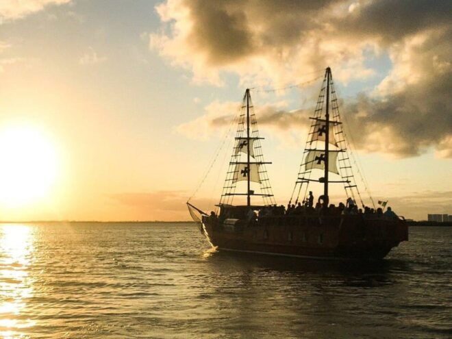 Cancun: Lobster Dinner Spanish Galleon Cruise! - Important Information
