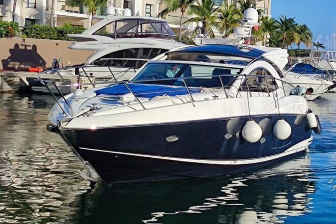 Cancun: Luxury Sunseeker 50 Yacht Charter to Isla Mujeres - Inclusions and Amenities