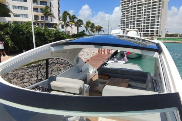 Cancun: Luxury Sunseeker 50 Yacht Charter to Isla Mujeres - Experience Highlights