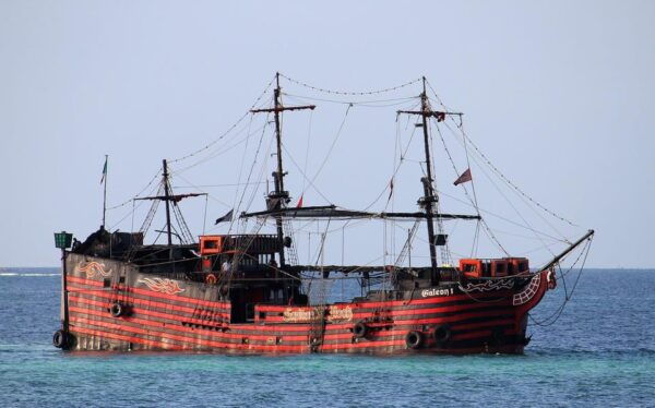 Cancun Pirate Adventure: Captain Hook's Dinner Cruise - Cruise Policies