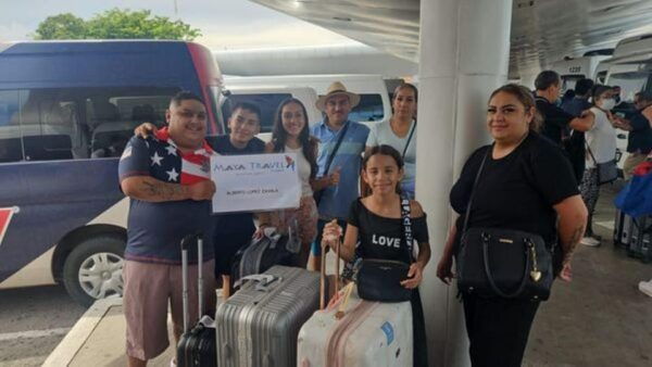Cancun: Private Airport Transfer to Puerto Aventuras - Bilingual Driver