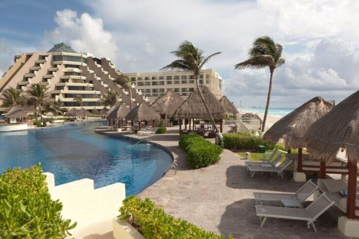 Cancun: Private Custom Walking Tour With a Local Guide - Booking Details