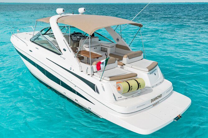 Cancun Private Luxury 37ft Yacht for 12 people - The Sum Up