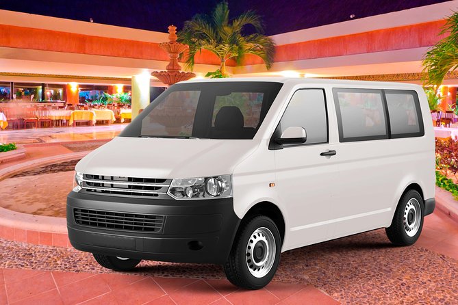 Cancun Private Mini-Van Roundtrip Transportation - Meeting and Pickup Information