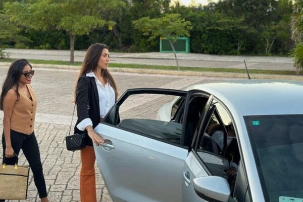 Cancun: Private Sedan and Minivan Airport Transfer - Frequently Asked Questions