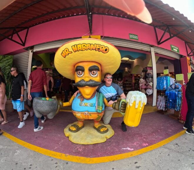 Cancun: Private Shopping Tour! Mercado 28 & Tequila Tasting - Plaza Kukulkan and Plaza La Isla