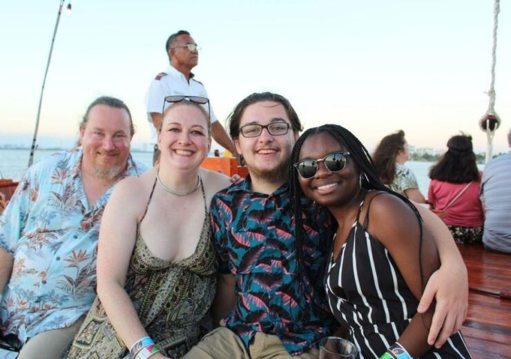 Cancun: Romantic Dinner Cruise With Open Bar and Live Music - Good To Know