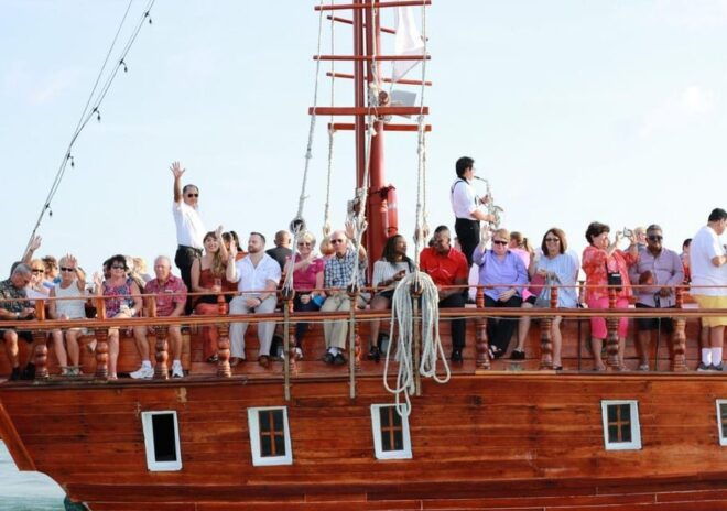 Cancun: Romantic Dinner in the Lagoon With Live Sax Music - Scheduling and Dress Code
