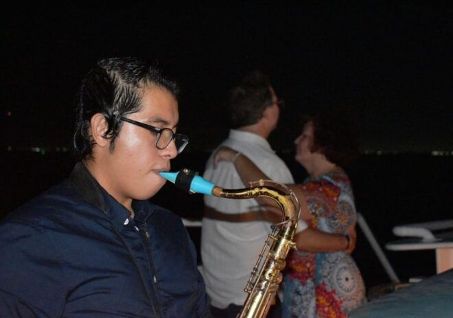 Cancun: Romantic Dinner in the Lagoon With Live Sax Music - Dietary Accommodations