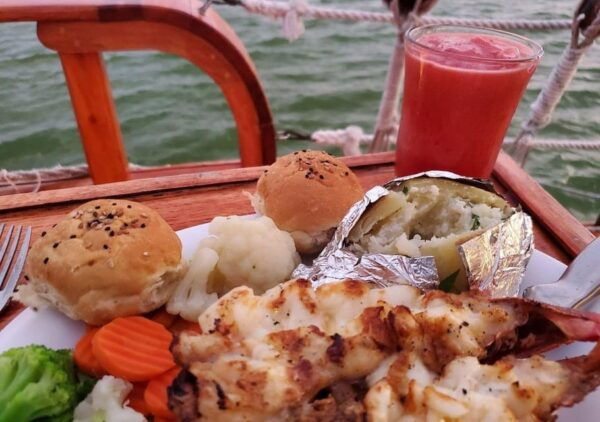 Cancun: Romantic Dinner on a Galleon in Nichupté Lagoon - Frequently Asked Questions