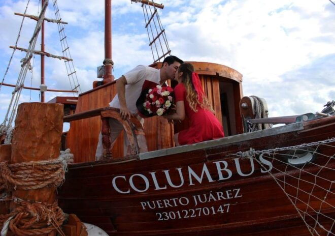 Cancun: Romantic Dinner on a Galleon With Sax Music & Drinks - Ambiance and Atmosphere