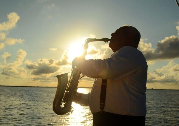 Cancun: Romantic Dinner on a Galleon With Sax Music & Drinks - Booking and Pricing