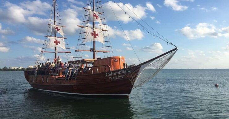 Cancun: Romantic Evening in Galleon With Dinner and Open Bar - Experience Highlights
