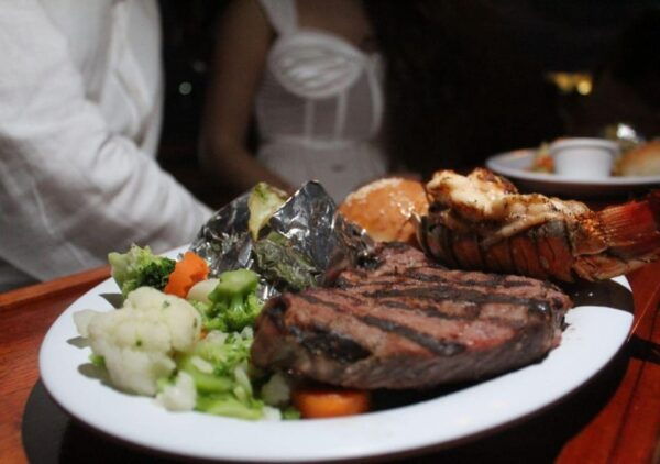 Cancun: Romantic Evening in Galleon With Dinner and Open Bar - Frequently Asked Questions
